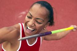 梅西重要时刻出色发挥，勇士带队取胜！比赛高潮迭起