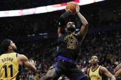 猛龙惊艳全场，复出首战轰40分助攻爆棚，三连败逆转取胜！的简单介绍