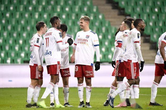 拜仁慕尼黑锋线火力强大，狂胜对手的简单介绍