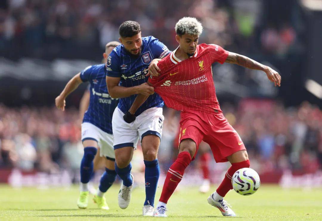 利物浦险胜开门红，小组前景一片光明