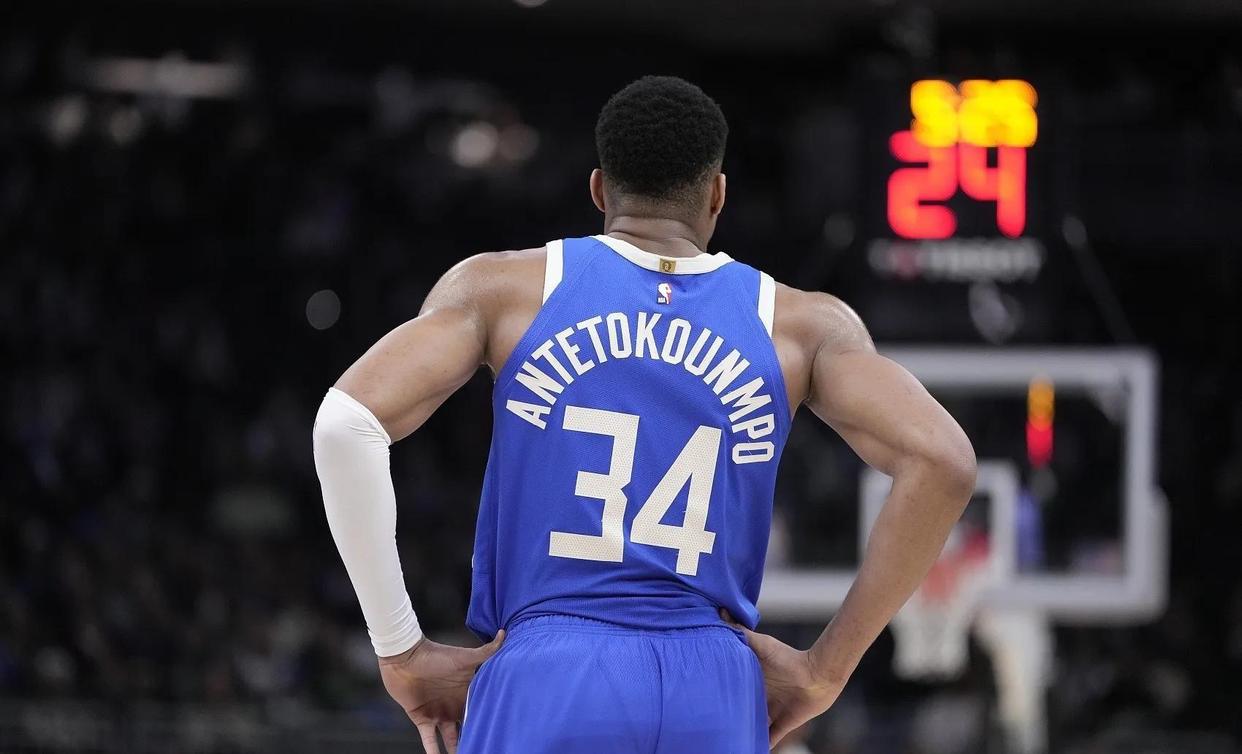 字母哥狂砍复出首战轰40分分,连续三场30+迎来新赛季高光! 字母哥狂砍复出首战轰40分分,连续三场30+迎来新赛季高光!