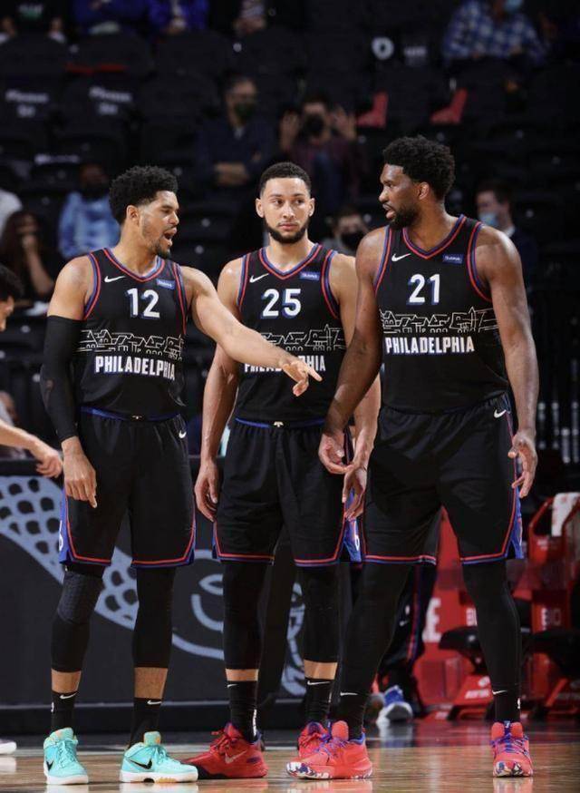 76人惊艳全场，关键时刻神级表现助攻爆棚，鹈鹕逆转取胜！